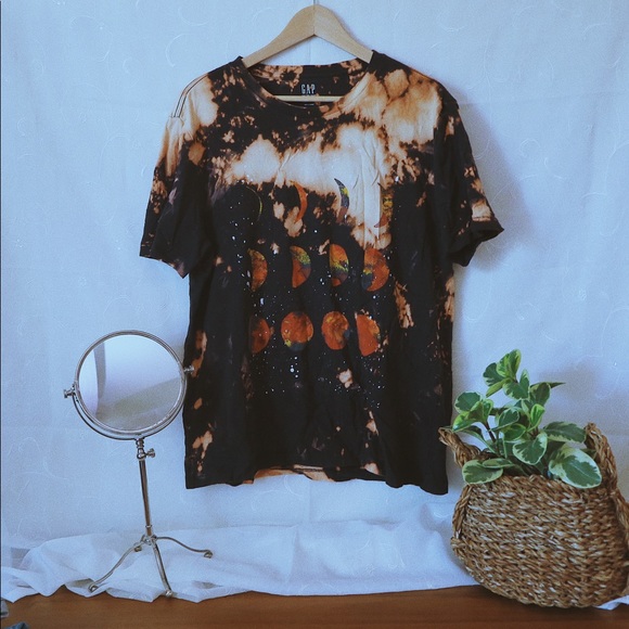 GAP Tops - Grunge AcidWash Moonphases Shirt